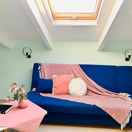 Dolce - Spacious Renovated With Unique Decor Perfect For 4 In Ideal For Fun And Relaxation