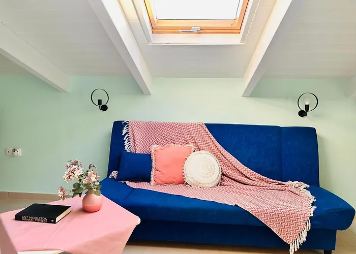 Dolce - Spacious Renovated With Unique Decor Perfect For 4 In Ideal For Fun And Relaxation