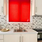 Dolce - Spacious Renovated With Unique Decor Perfect For 4 In Ideal For Fun And Relaxation