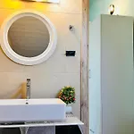 Dolce - Spacious Renovated With Unique Decor Perfect For 4 In Ideal For Fun And Relaxation